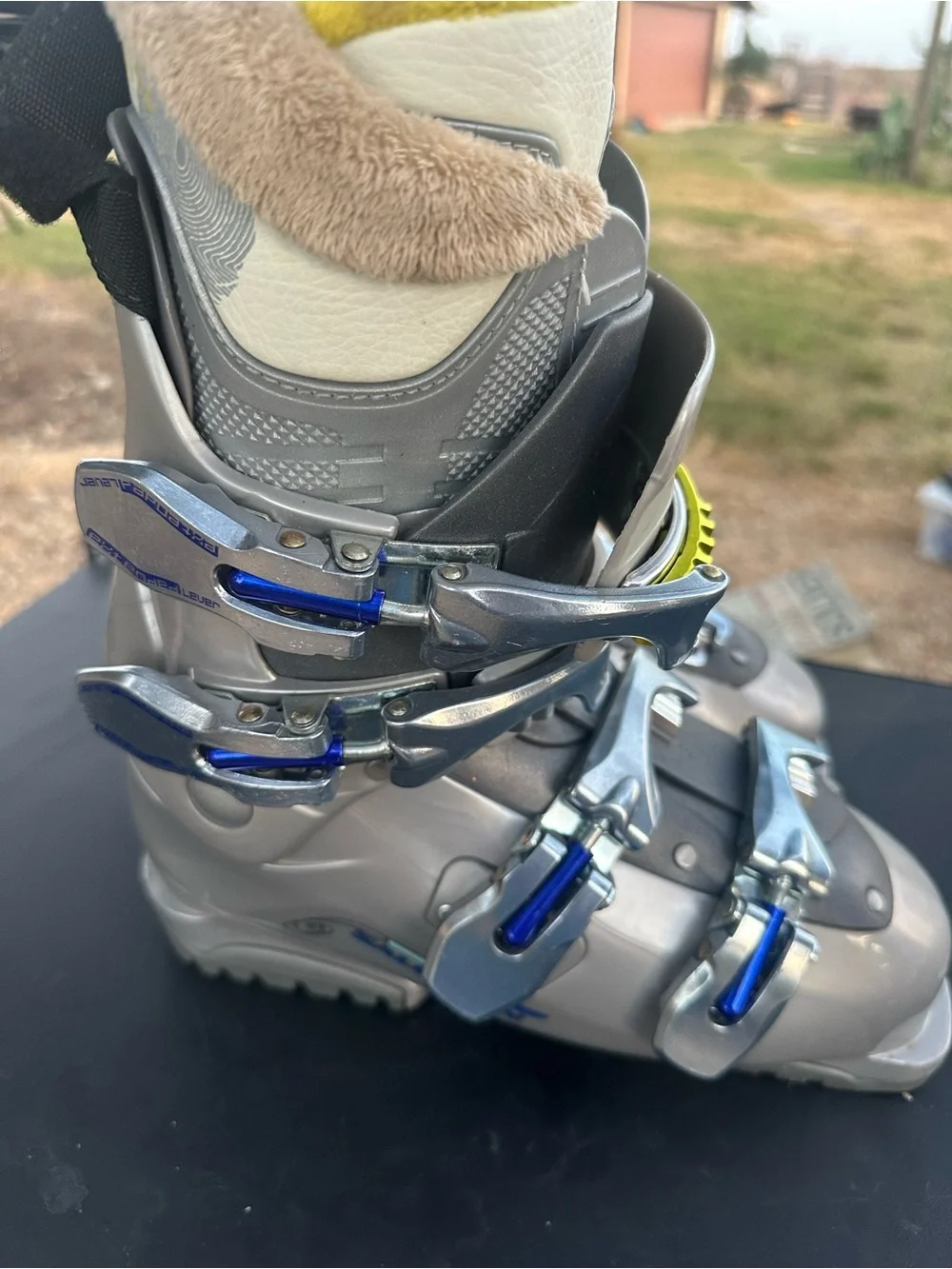 Women's Salomon Irony 6 Ski Boots - Size 7